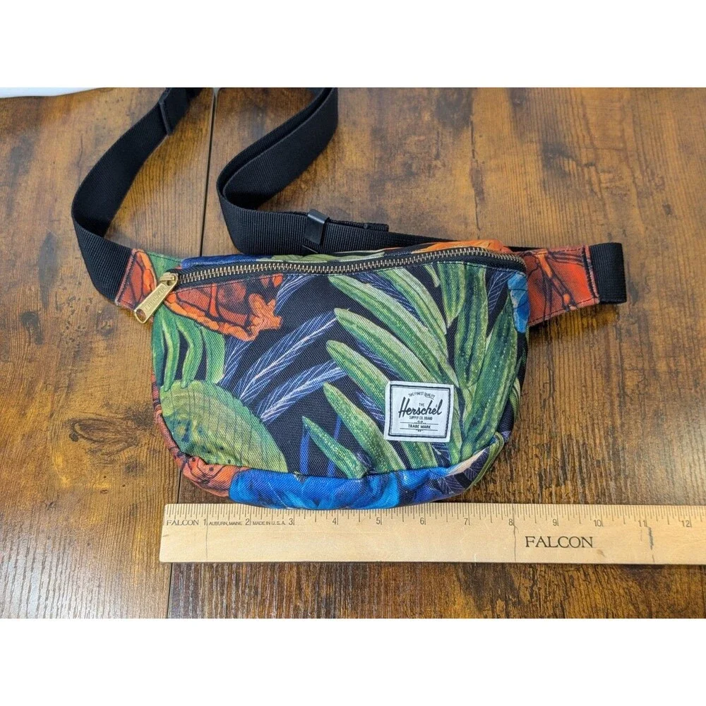 Herschel Supply Co Fifteen Fanny Pack Jungle Floral Waist Bag Adjustable Unisex